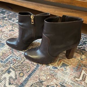 Ann Taylor Size 7 Brown Booties